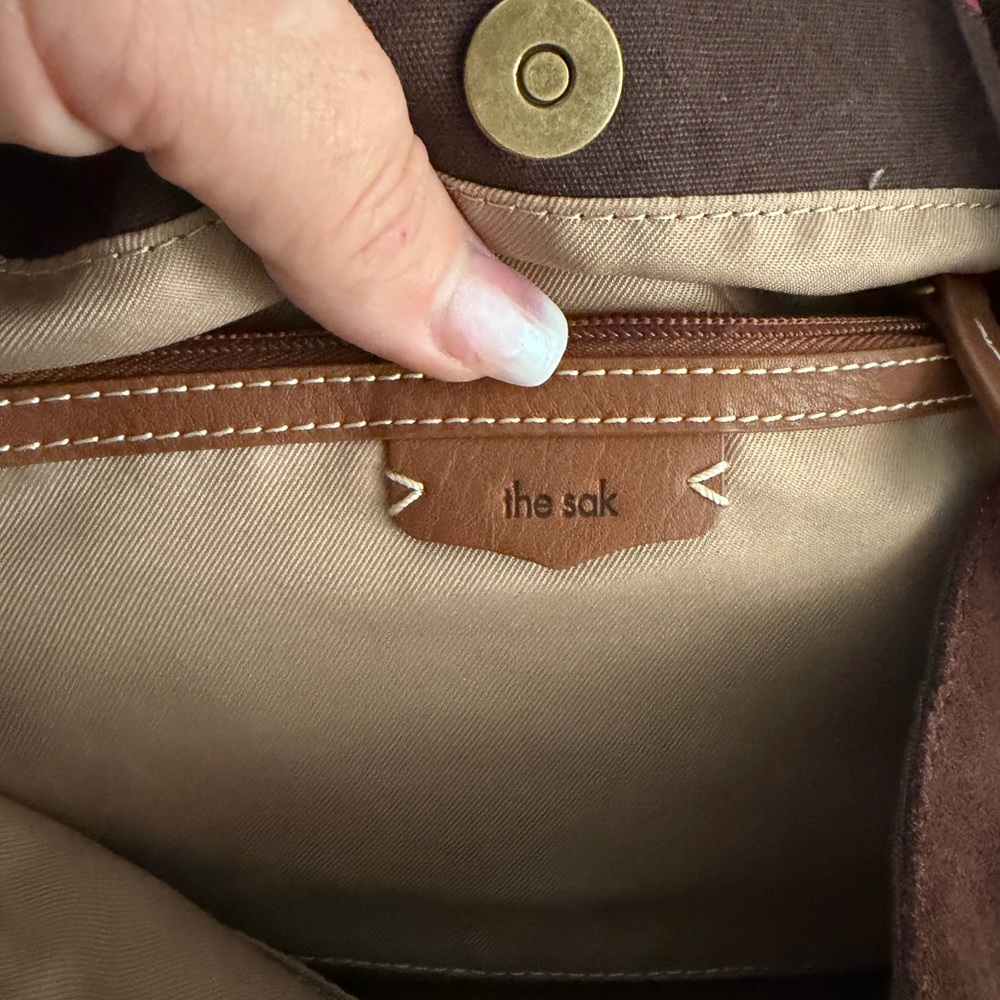 The Sak Large Los Feliz Mahogany Suede Shoulder Bag with Tassel - Picture 6 of 9